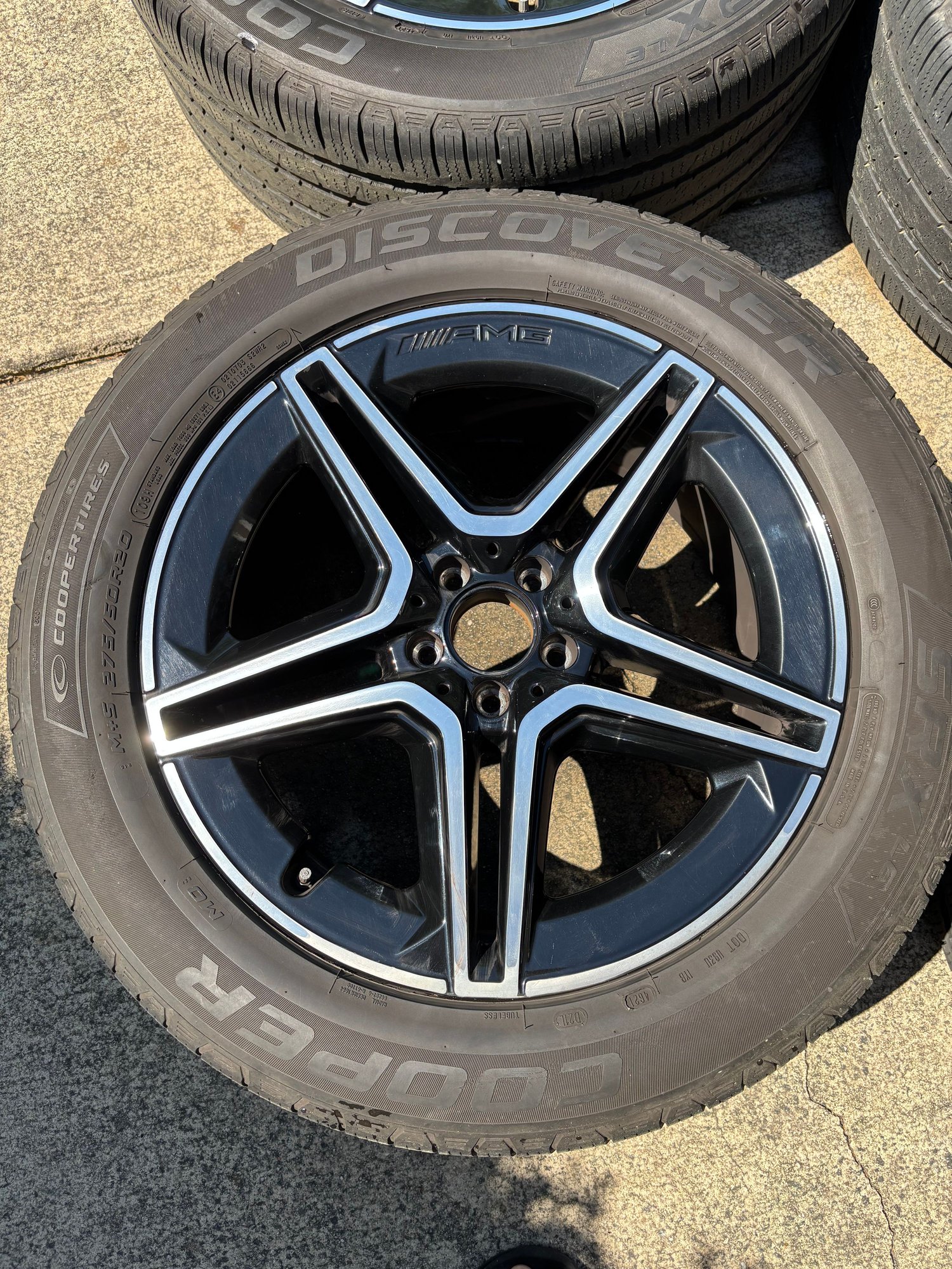 Wheels and Tires/Axles - 5-Spoke AMG Wheels w/ Black Accents 20” - Used - All Years  All Models - Charlotte, NC 28209, United States