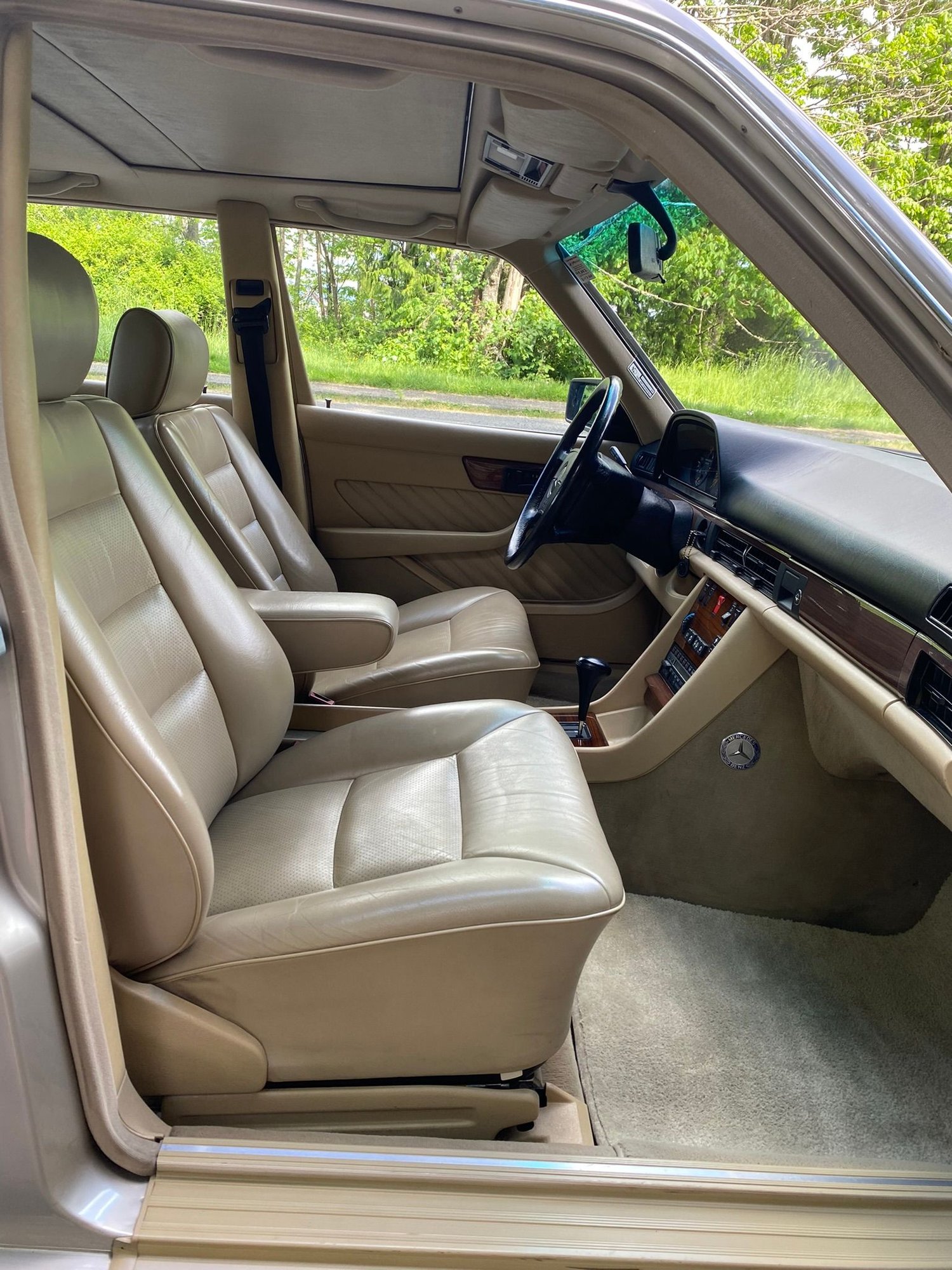 1990 Mercedes-Benz 300SEL - 1990 Mercedes-Benz 300SEL - Used - VIN WDBCA25D6LA519536 - 123,700 Miles - 6 cyl - 2WD - Automatic - Sedan - Silver - Seattle, WA 98199, United States