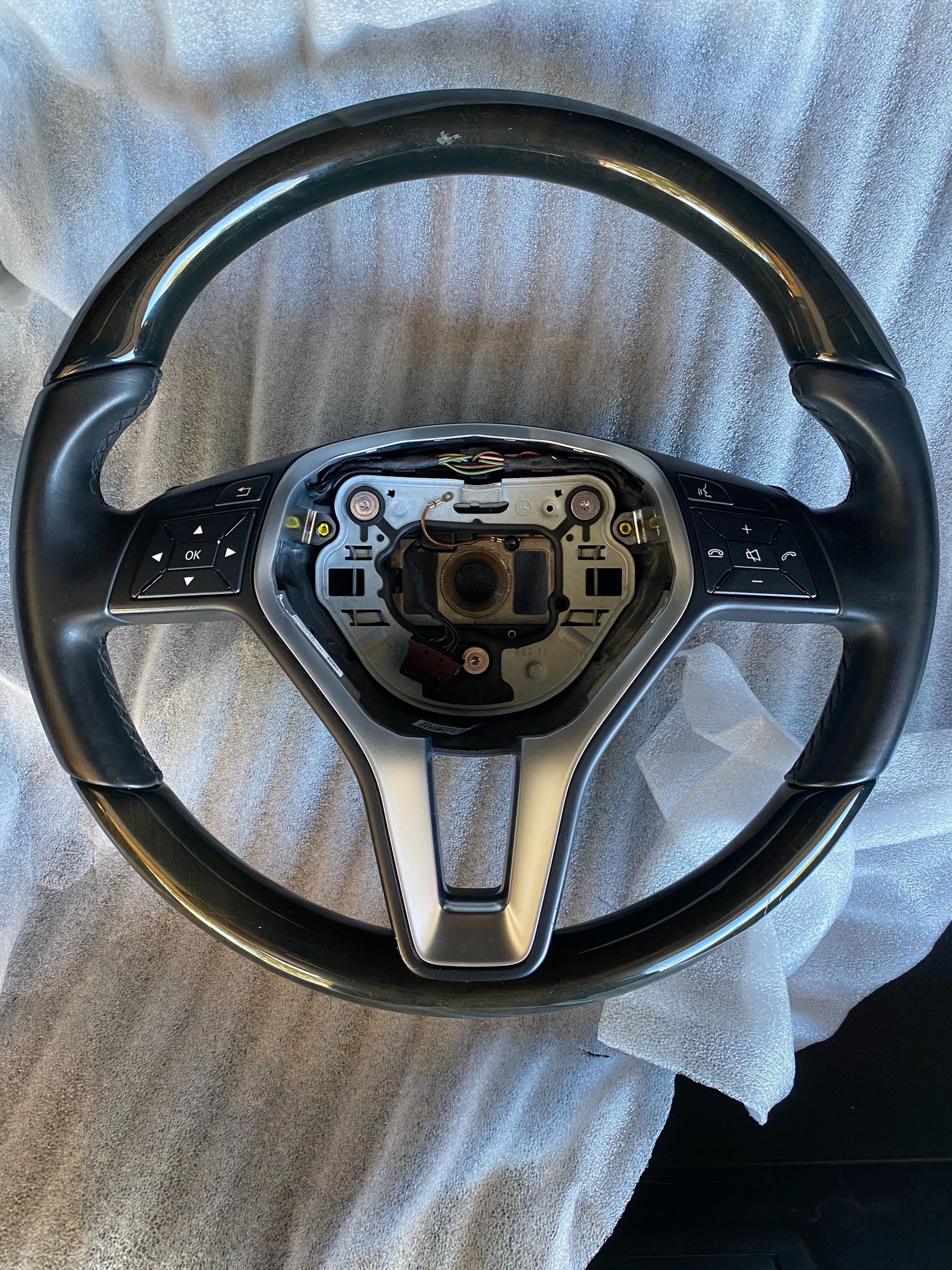 Interior/Upholstery - W212 & W218 Leather & Wood Sport Steering Wheel - Used - 2010 to 2015 Mercedes-Benz E550 - 2012 to 2015 Mercedes-Benz CLS550 - Monterey, CA 93906, United States