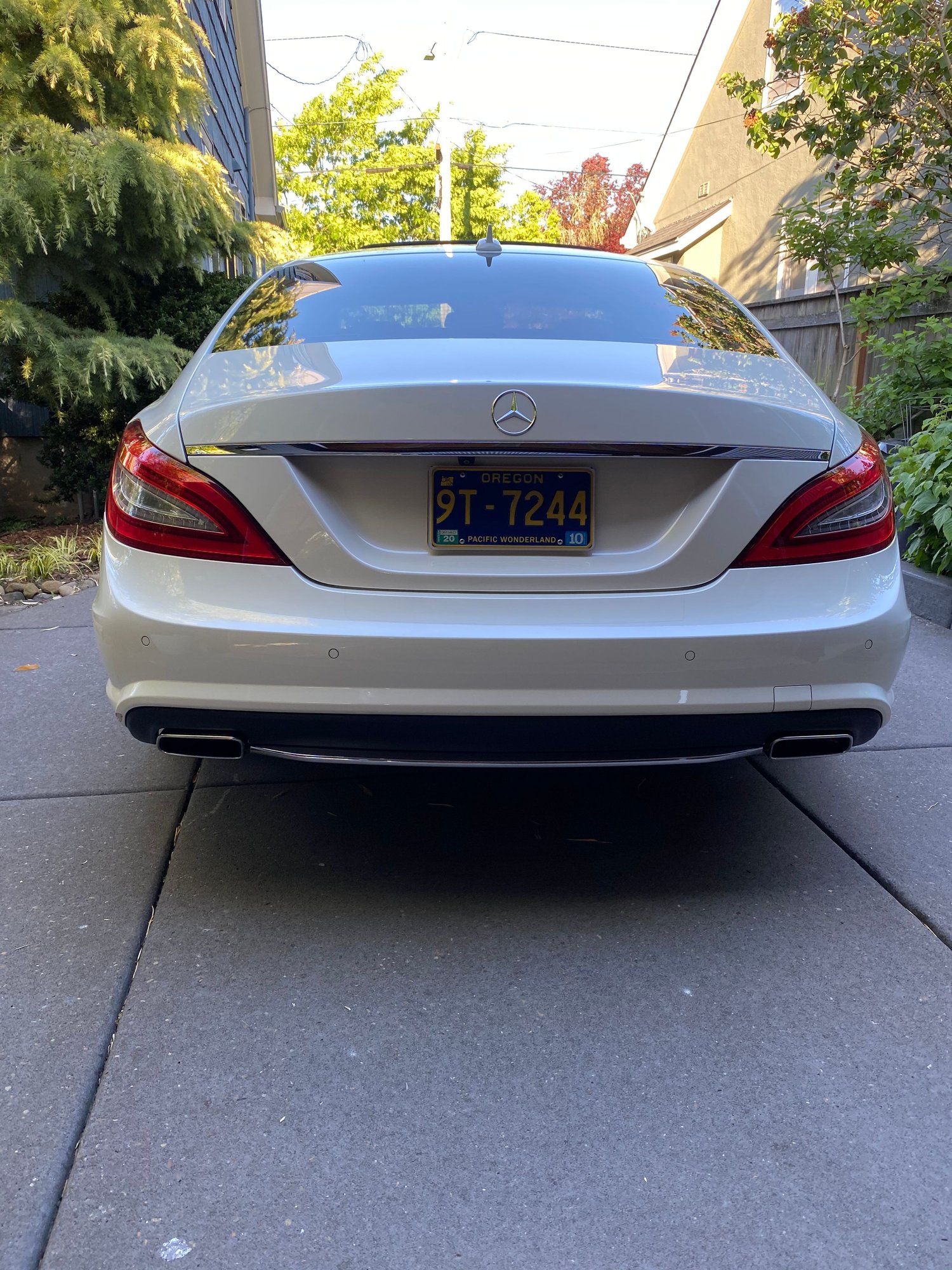 2014 Mercedes-Benz CLS550 - 2014 Mercedes-Benz CLS 550 4Matic - Used - VIN WDDLJ9BB2EA113162 - 8 cyl - 4WD - Automatic - Coupe - White - Portland, OR 97213, United States