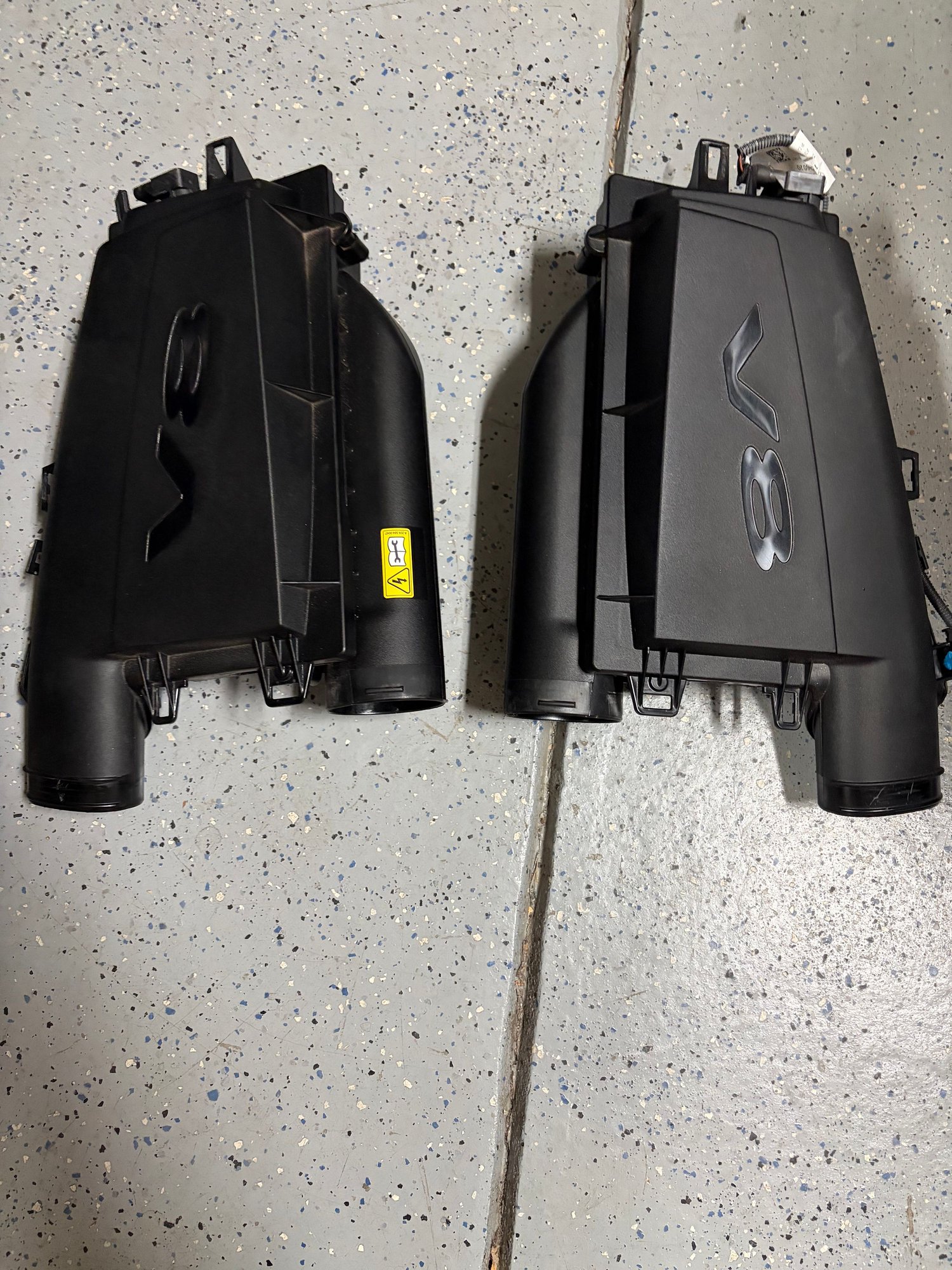 Engine - Intake/Fuel - Mercedes M278 air boxes with filters and engine cover S-class W222 or other V8 cars - Used - 2014 to 2017 Mercedes-Benz S-Class - Aurora, CO 80016, United States