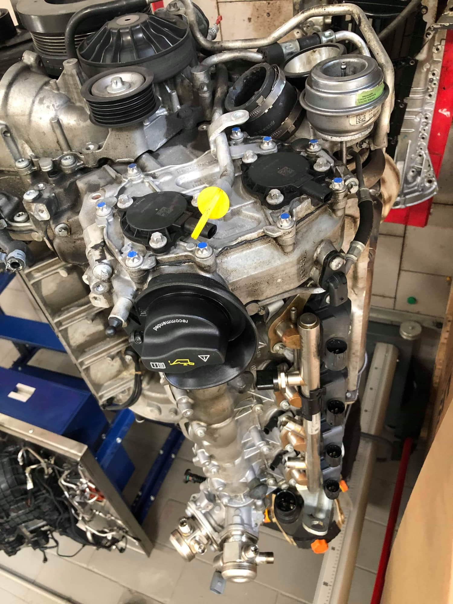 Engine - Complete - Damaged m157 engine from 2012 CL63 rwd - Used - 2011 to 2015 Mercedes-Benz CL63 AMG - 2011 to 2015 Mercedes-Benz S63 AMG - 2011 to 2015 Mercedes-Benz CLS63 AMG - 2011 to 2015 Mercedes-Benz E63 AMG - Hempstead, NY 11550, United States