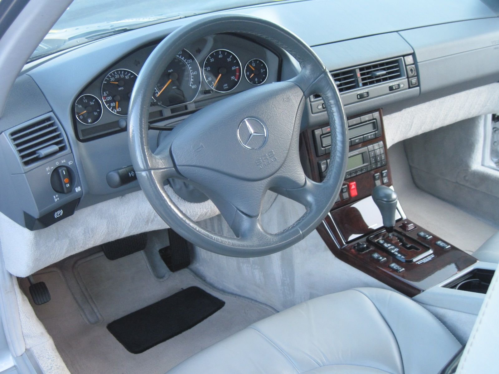 1999 Mercedes-Benz SL500 - FS: 1999 Mercedes-Benz SL 500 Roadster - MINT SHOWROOM CONDITION W/ LOW MILES! - Used - VIN WDBFA68F2XF186701 - Wilkes-Barre, PA 18711, United States