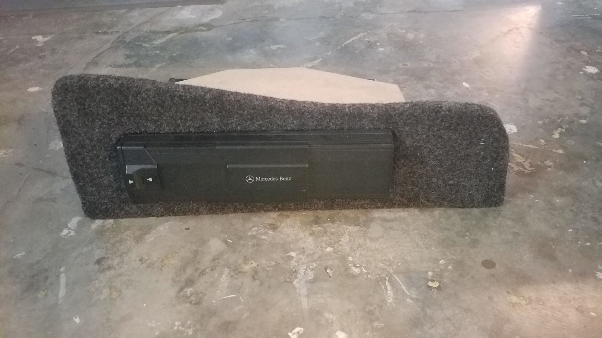 Miscellaneous - CD Changer and Front Grille for w208 CLK - come get them - Used - 1999 to 2002 Mercedes-Benz CLK430 - Hacienda Heights, CA 91745, United States