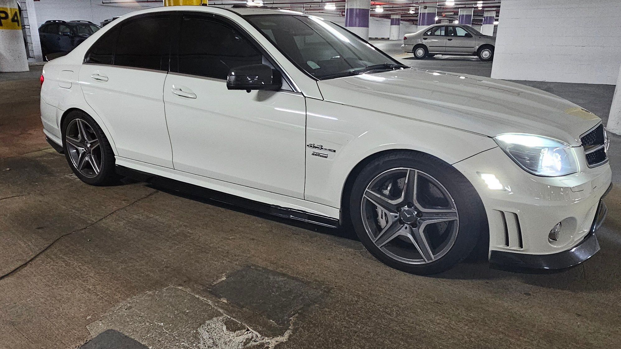 2009 Mercedes-Benz C63 AMG - For sale 2009 c63 - Used - VIN WDDGF77X59F303140 - 106,000 Miles - 8 cyl - 2WD - Automatic - Sedan - White - Arlington, VA 22204, United States