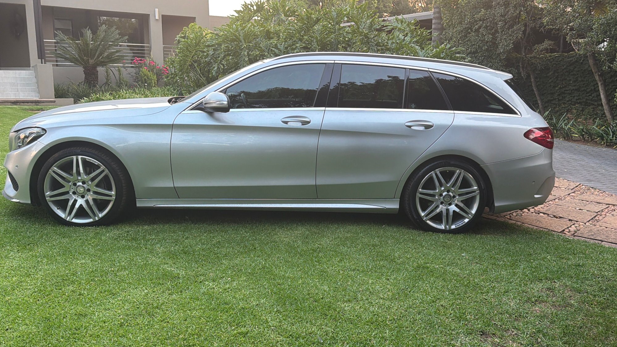S205 AMG Line 235/35R19 and 255/35R19. ET44. 