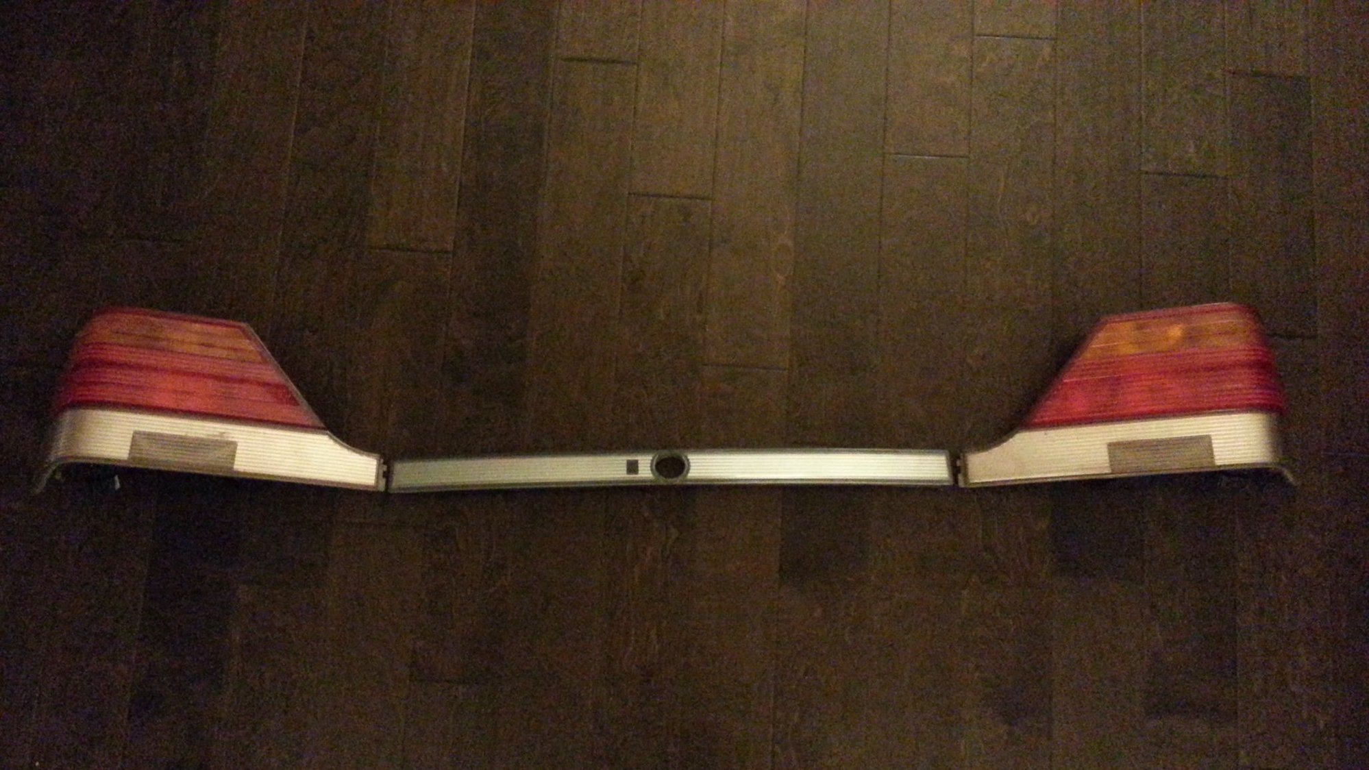 Lights - Tail lights and center light bar - Used - 1994 to 1999 Mercedes-Benz S420 - Huntsville, AL 35802, United States