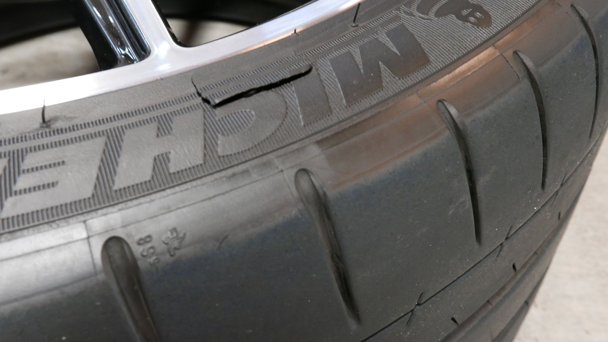 Wheels and Tires/Axles - 19" front/20" rear AMG twin 5-spoke w/ Michelin Pilot PSS Tires - Used - 2016 to 2018 Mercedes-Benz AMG GT - 2010 to 2015 Mercedes-Benz SLS AMG - Culver City, CA 90232, United States