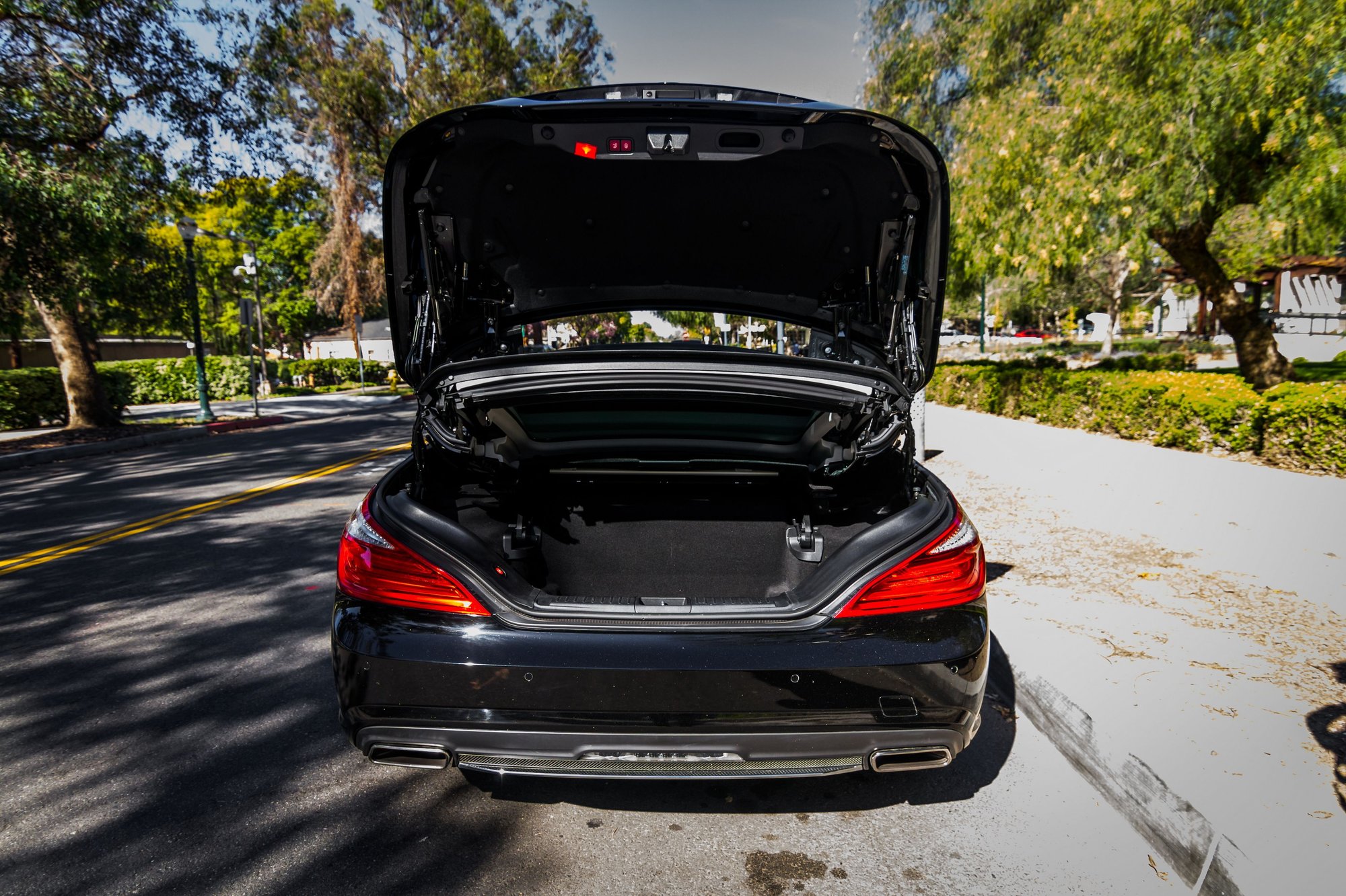 2013 Mercedes-Benz SL550 - Beautiful 2013 Mercedes-Benz SL550 V8 Convertible - Used - VIN WDDJK7DA5DF013684 - 46,261 Miles - 8 cyl - 2WD - Automatic - Convertible - Black - Walnut, CA 91789, United States