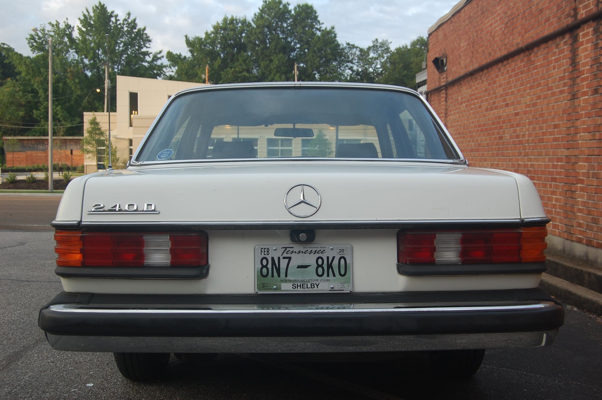 1981 Mercedes-Benz 240D - 1981 Mercedes-Benz 240D Great Driver - Used - VIN WDB23A0BB269197 - 184,000 Miles - 4 cyl - 2WD - Automatic - Sedan - White - Memphis, TN 38117, United States