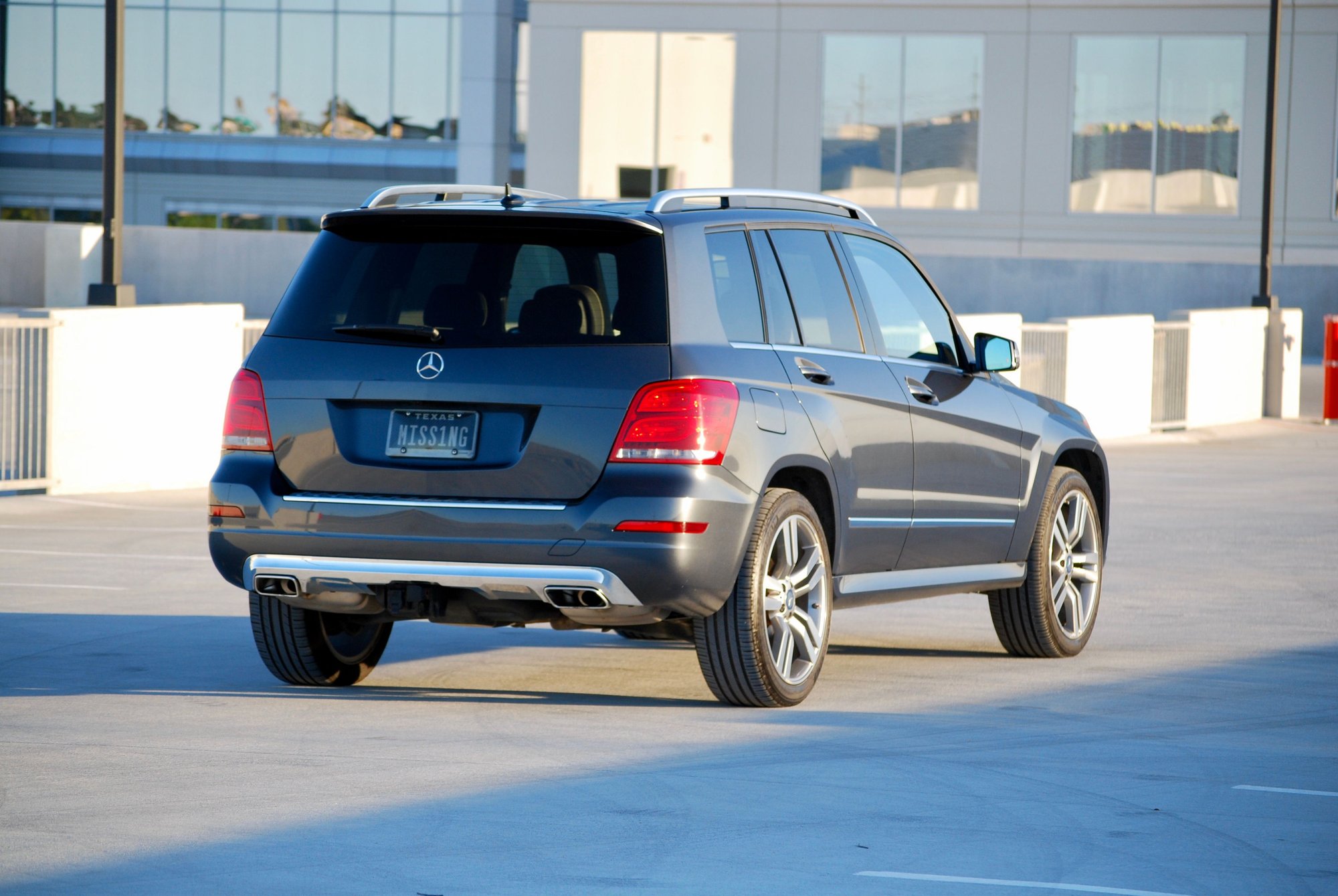 2014 Mercedes-Benz GLK350 - 2014 Mercedes GLK350 4MATIC - LOADED!!! - Used - VIN WDCGG8JB7EG255245 - 78,300 Miles - 6 cyl - AWD - Automatic - SUV - Gray - Dallas, TX 75013, United States