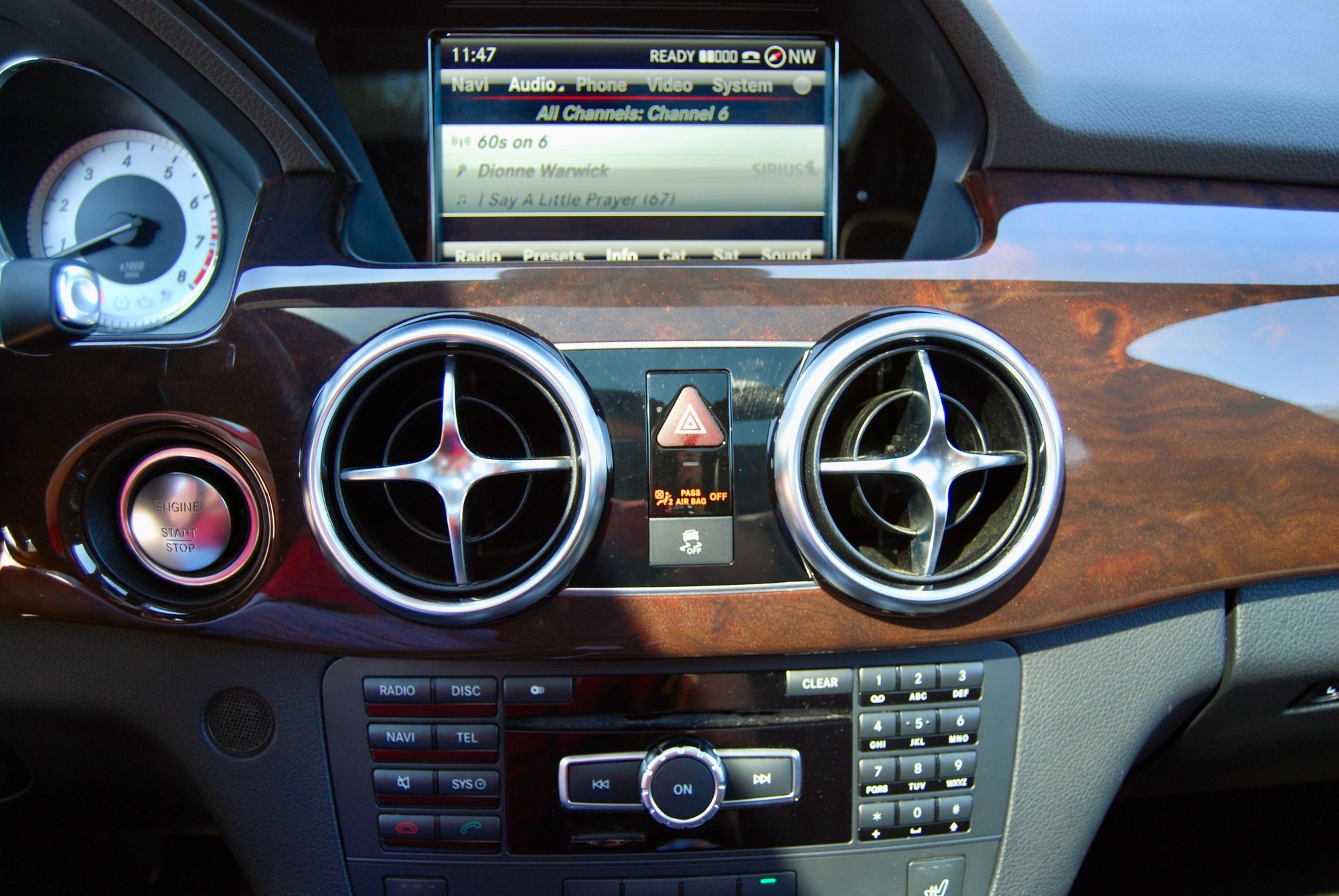 2014 Mercedes-Benz GLK350 - 2014 Mercedes GLK350 4MATIC - LOADED!!! - Used - VIN WDCGG8JB7EG255245 - 78,300 Miles - 6 cyl - AWD - Automatic - SUV - Gray - Dallas, TX 75013, United States