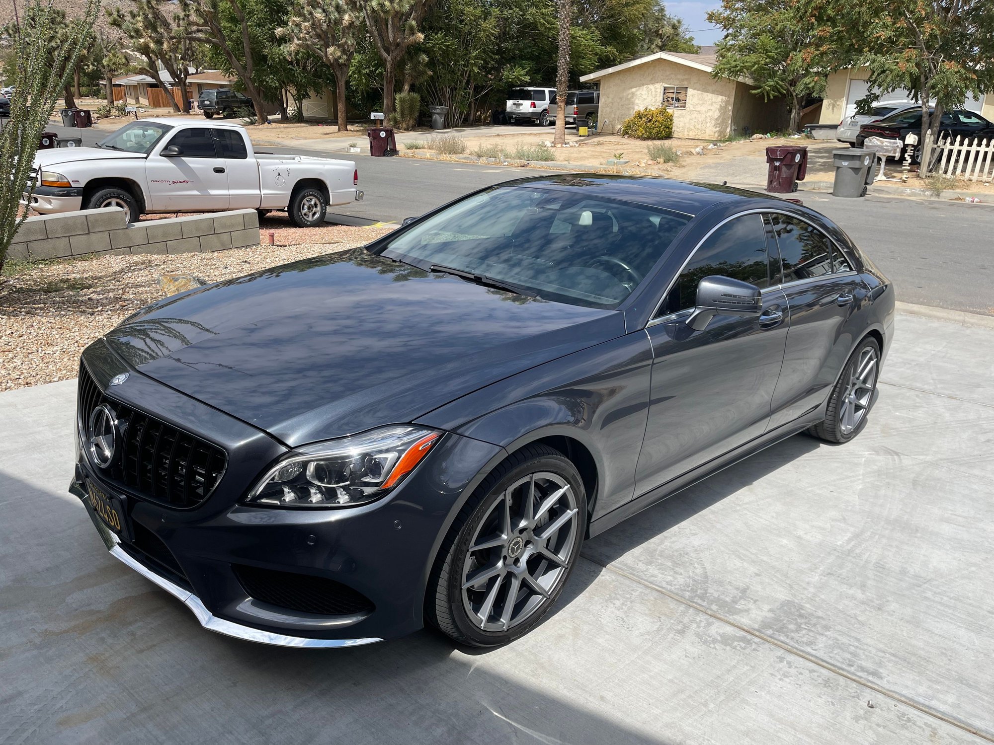 2015 Mercedes-Benz CLS550 - Mercedes Benz 2015 W218 CLS550 RWD 9speed auto Gray-M Black leather very clean - Used - VIN WDDLJ7DB9FA149370 - 59,200 Miles - 8 cyl - 2WD - Automatic - Sedan - Black - Yucca Valley, CA 92284, United States