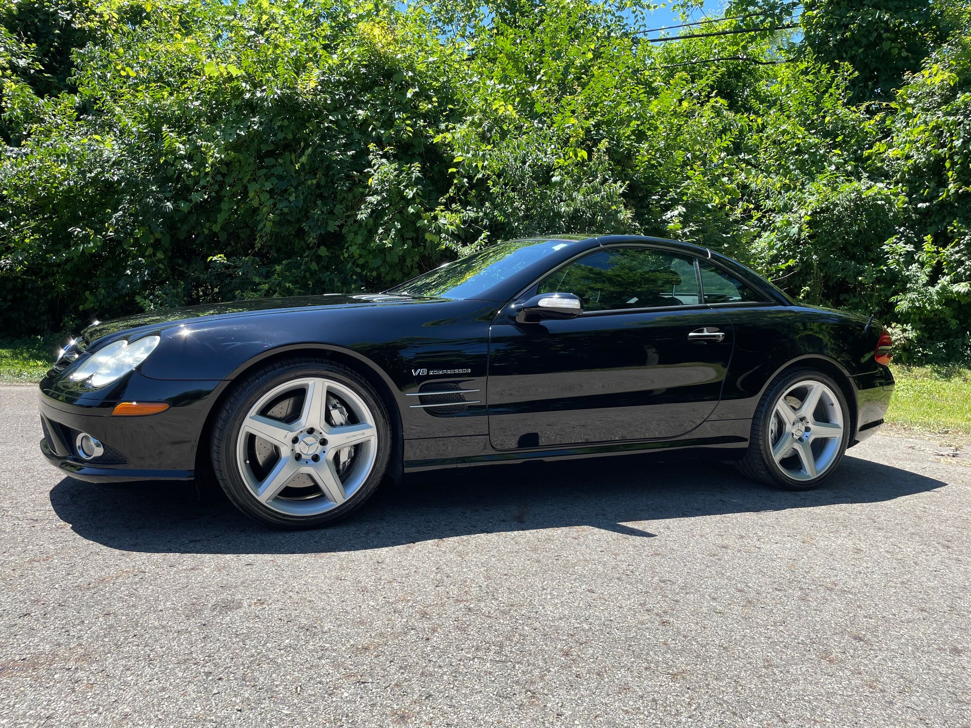 2007 Mercedes-Benz SL55 AMG - 2007 MERCEDES AMG SL55 $25K - Used - VIN WDBSK72F77F125175 - 93,727 Miles - 8 cyl - 2WD - Automatic - Convertible - Black - Columbus, OH 43219, United States