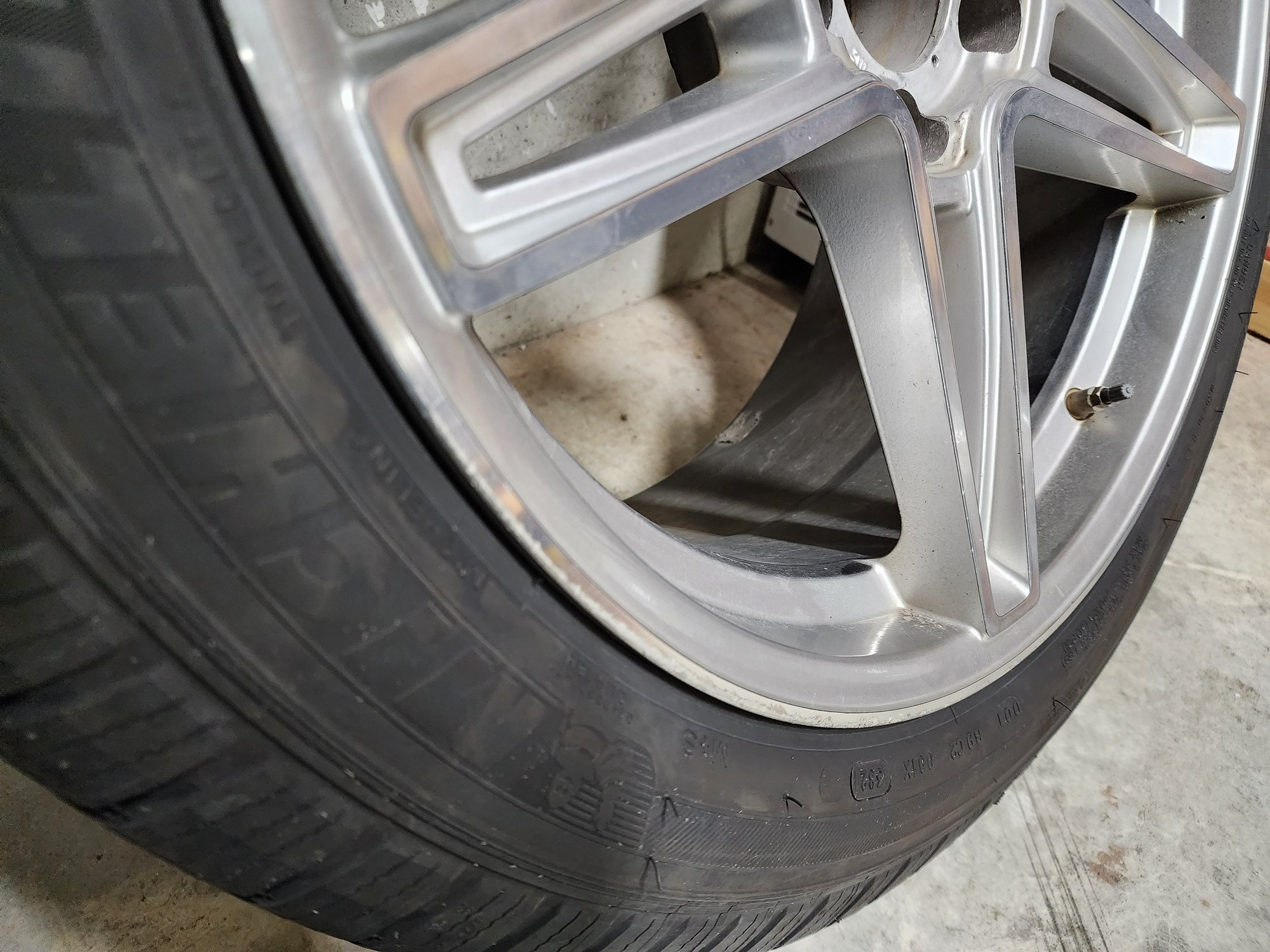 Wheels and Tires/Axles - 22 x 10.5" CEC 881 Wheels 5x130 +25ET with 305/40R22 - Used - 1980 to 2024 Mercedes-Benz G-Class - Belton, MO 64012, United States