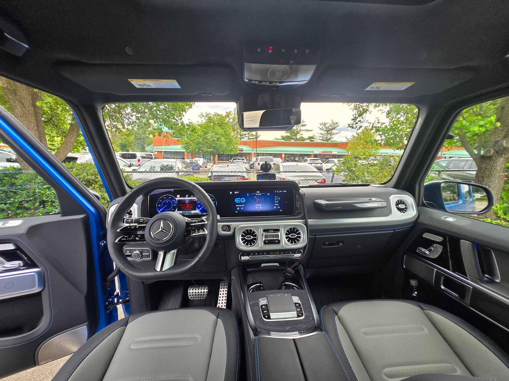 2025 Mercedes-Benz G-Class - 2025 G580 South Sea Blue Magno For Sale (NJ Tax Discount) - Used - VIN W1NWM0ABXSX017325 - 3,500 Miles - Franklin Lakes, NJ 07417, United States