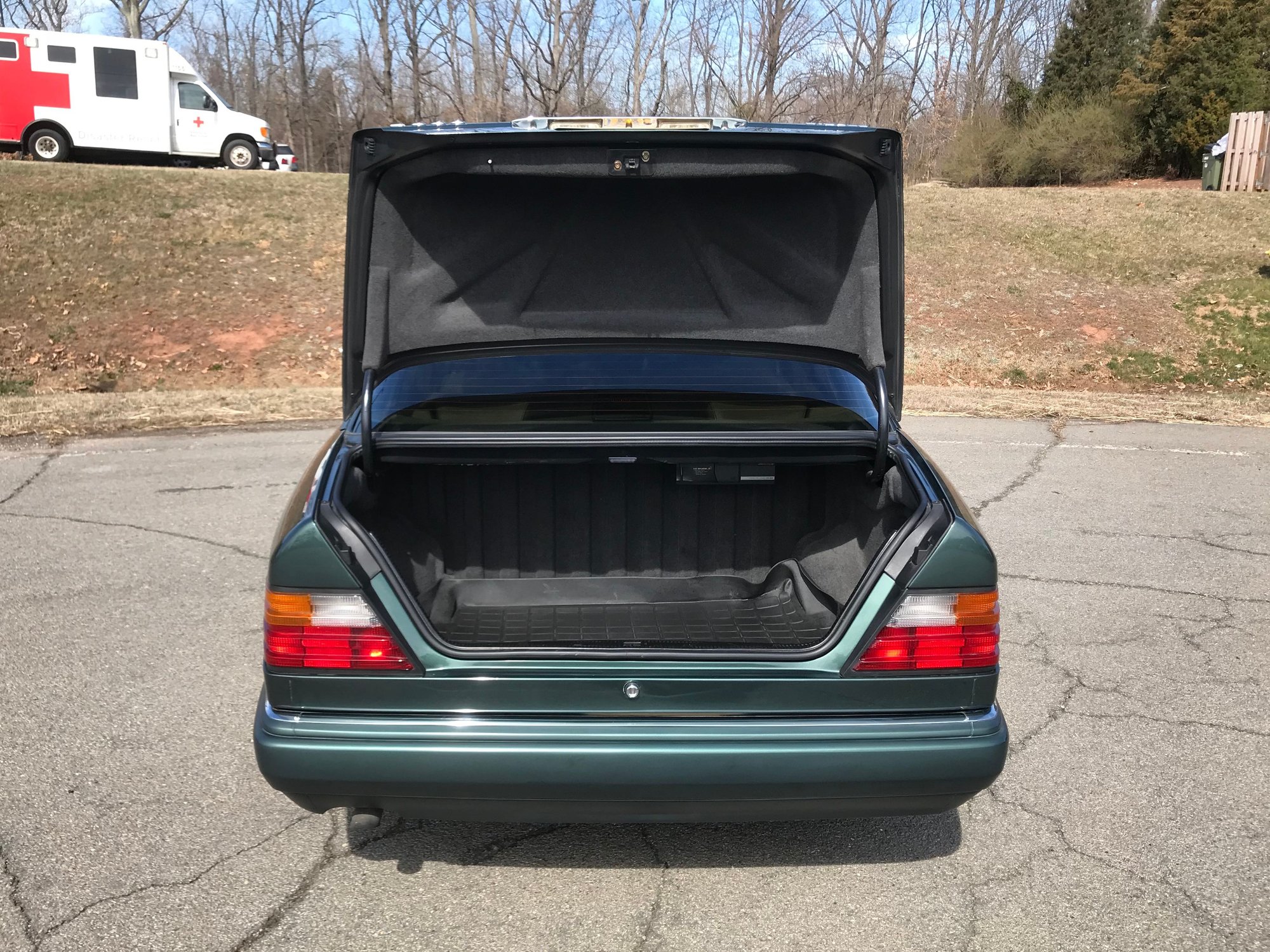 1995 Mercedes-Benz E300 - 1995 Mercedes-Benz E300 Diesel (Garage kept, dealership serviced, adult owned) - Used - VIN WDBEB31E6SC157429 - 239,801 Miles - 6 cyl - 2WD - Automatic - Sedan - Other - Manassas Park, VA 20111, United States