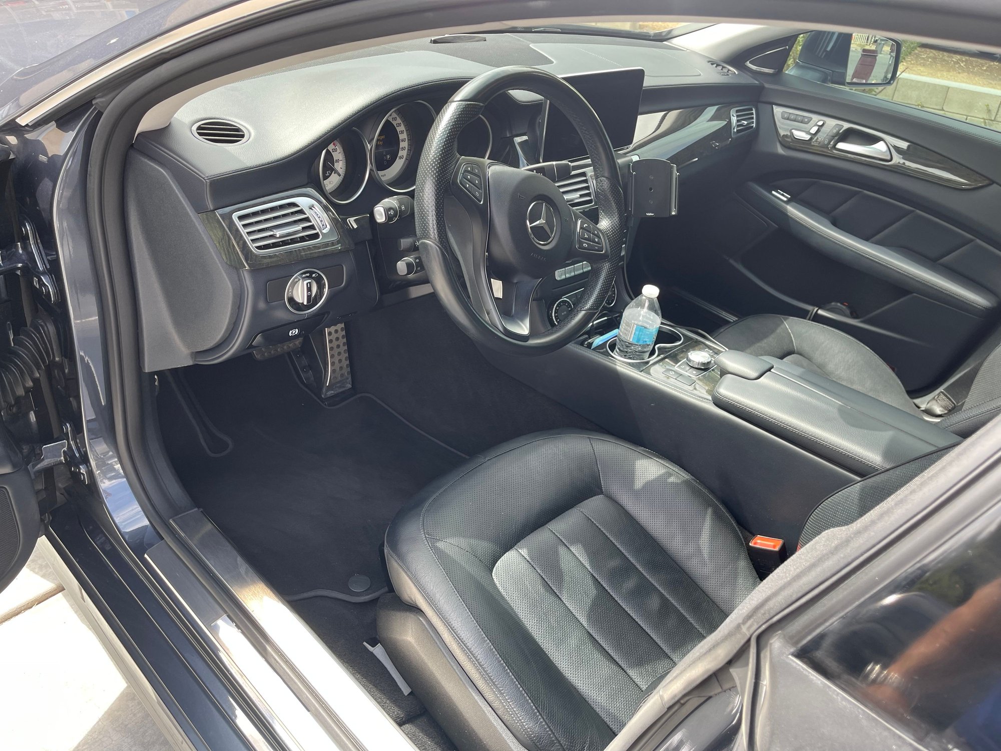 2015 Mercedes-Benz CLS550 - Mercedes Benz 2015 W218 CLS550 RWD 9speed auto Gray-M Black leather very clean - Used - VIN WDDLJ7DB9FA149370 - 59,200 Miles - 8 cyl - 2WD - Automatic - Sedan - Black - Yucca Valley, CA 92284, United States