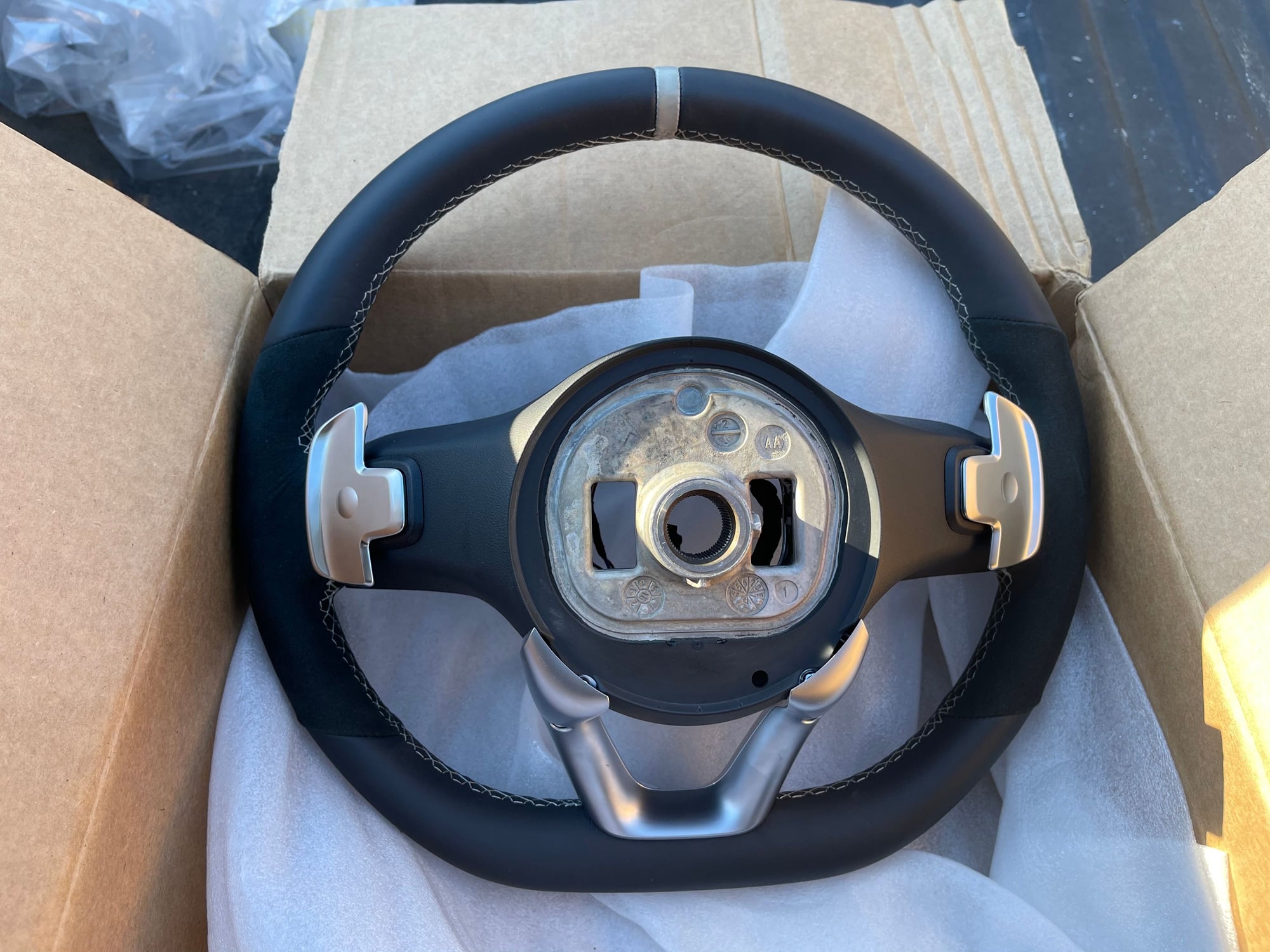 Steering/Suspension - MERCEDES AMG STEERING WHEEL - Used - All Years Mercedes-Benz E-Class - Boston, MA 02205, United States