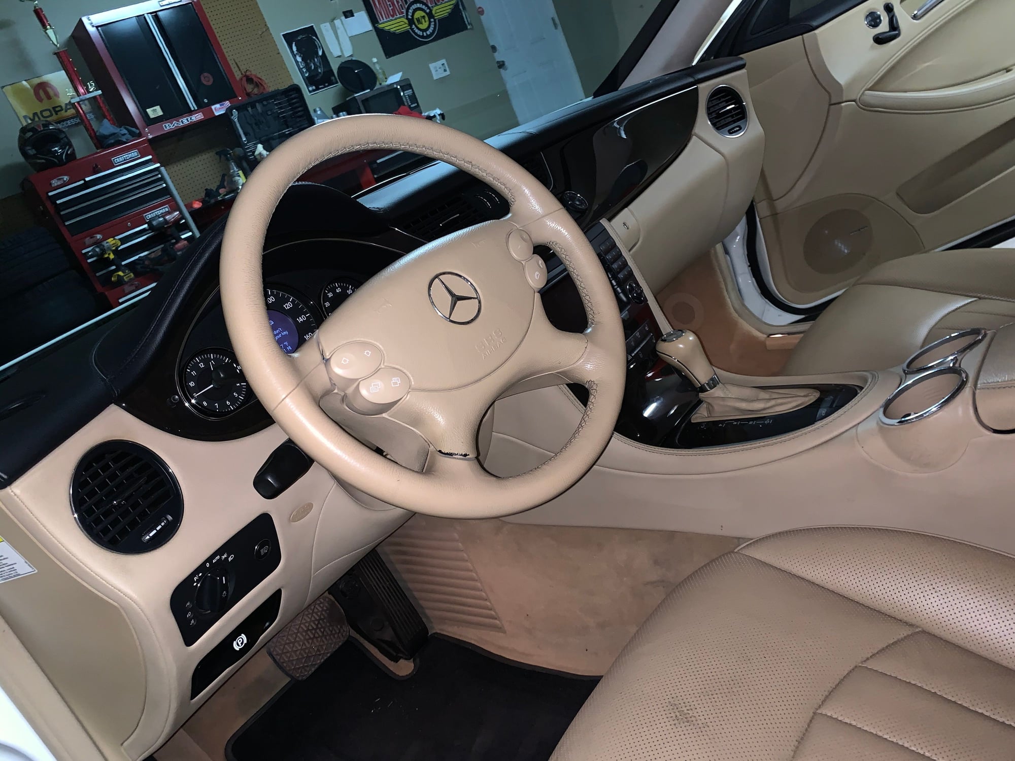 2007 Mercedes-Benz CLS550 - 07 CLS 550 AMG sport package - Used - VIN WDDJ72X37A097528 - 106,386 Miles - 8 cyl - 2WD - Automatic - Sedan - White - St Louis, MO 63113, United States