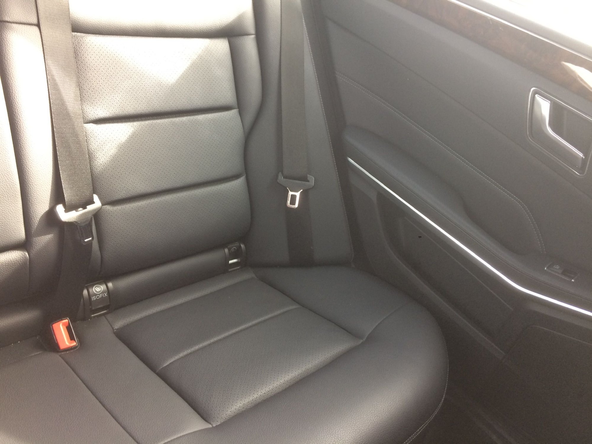 2014 Mercedes-Benz E350 - 2014 Mercedes- Benz E 350 4Matic for sale - Used - VIN WDDHF8JB4EA820427 - 36,033 Miles - 6 cyl - 4WD - Automatic - Sedan - Silver - Huntington, WV 25701, United States