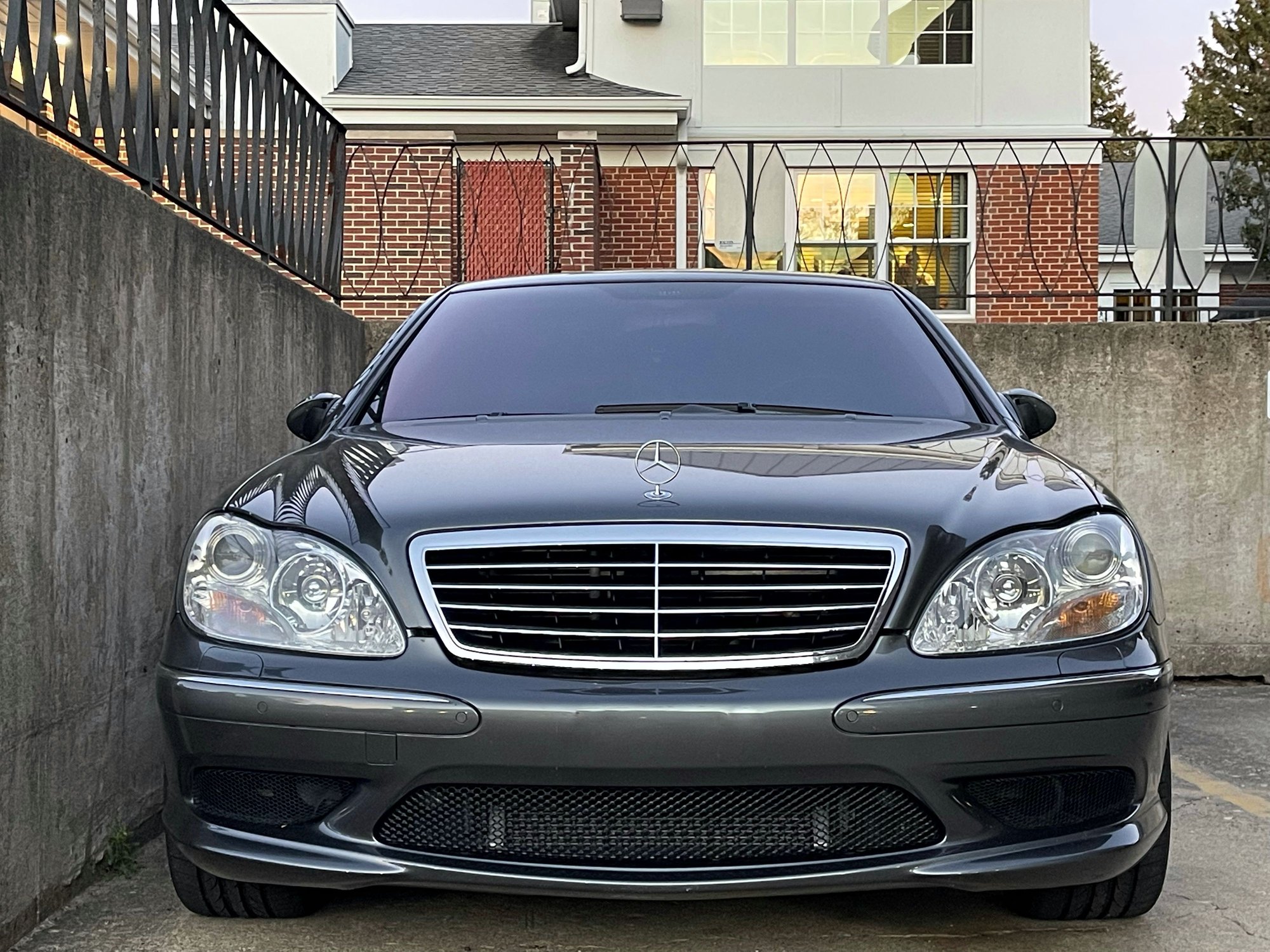 2005 Mercedes-Benz S55 AMG - 2005 Designo Graphite Edition S55 AMG - Used - VIN WDBNG74185A461864 - 78,064 Miles - 8 cyl - 2WD - Automatic - Sedan - Gray - Skokie, IL 60076, United States