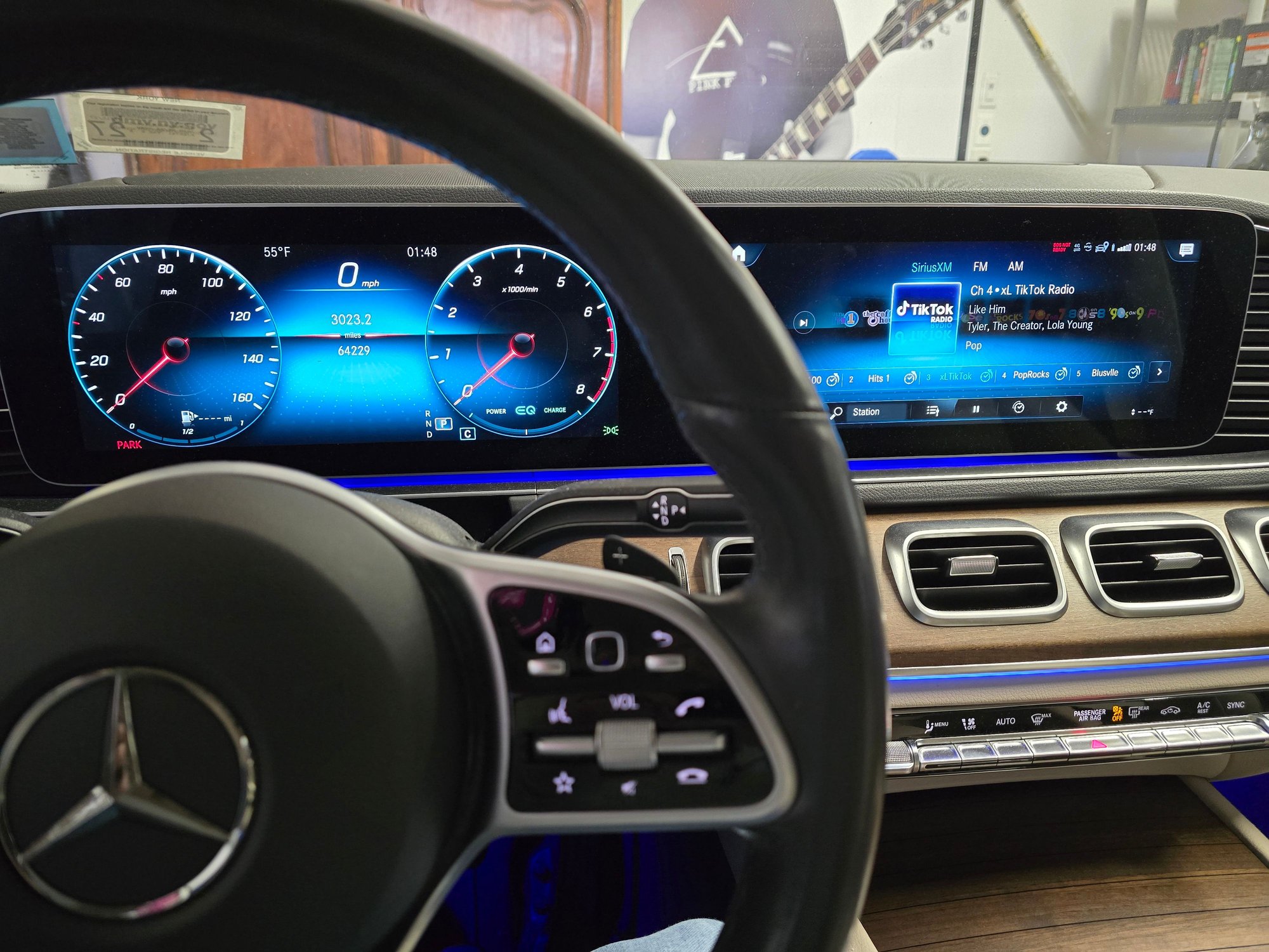 2020 Mercedes-Benz GLE450 - FS: 2020 Mercedes GLE 450 4matic Has Mercedes extended warranty until March 2026 - Used - VIN 4JGFB5KB8LA218665 - 64,229 Miles - 6 cyl - AWD - SUV - White - Dix Hills, NY 11746, United States