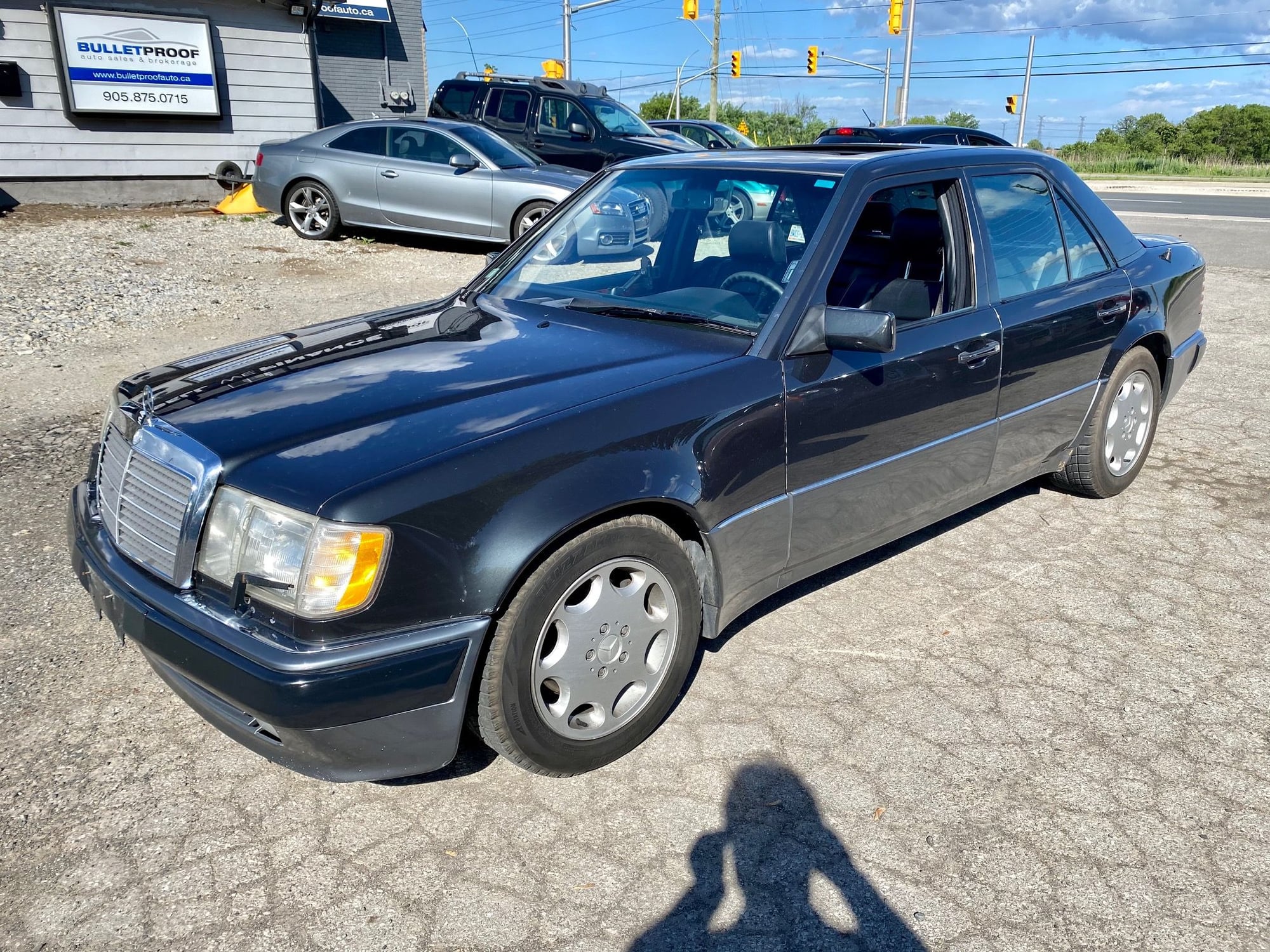 1992 Mercedes-Benz 500E - 1992 Mercedes Benz 500E sedan - Used - VIN WDBEA36E5NB793829 - 164,357 Miles - 8 cyl - 2WD - Automatic - Sedan - Black - Oakville, ON L6M2X3, Canada