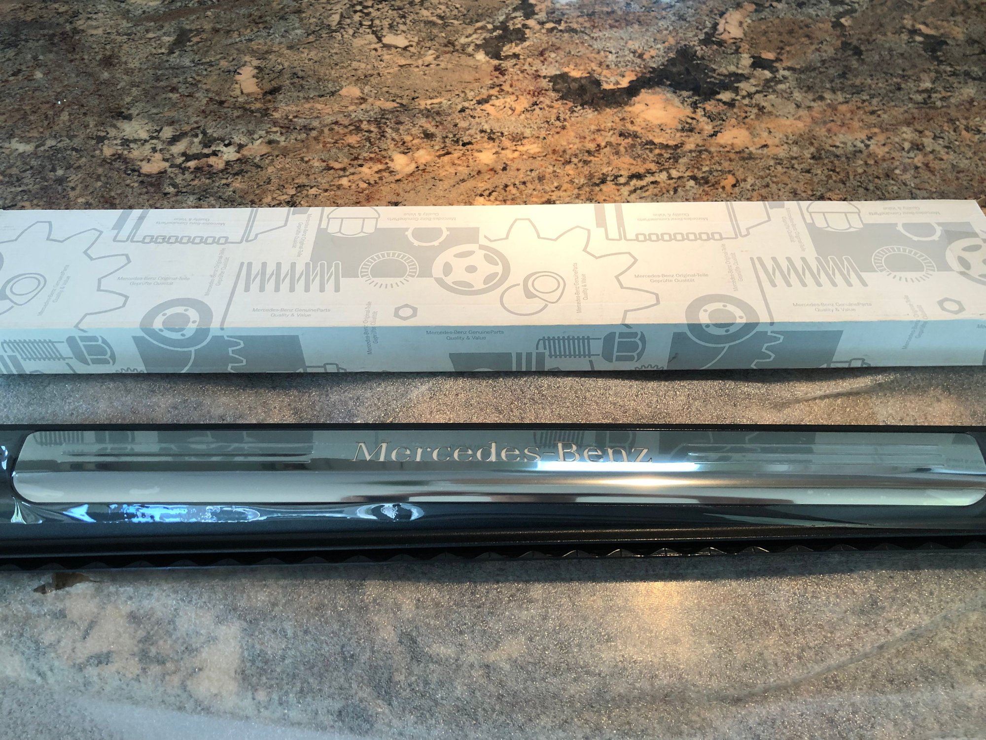 Interior/Upholstery - SL400, SL550, SL450 Rocker Panel Outer Scuff Plate w/lights L.H. - New - 2013 to 2018 Mercedes-Benz SL550 - Akron, OH 44319, United States