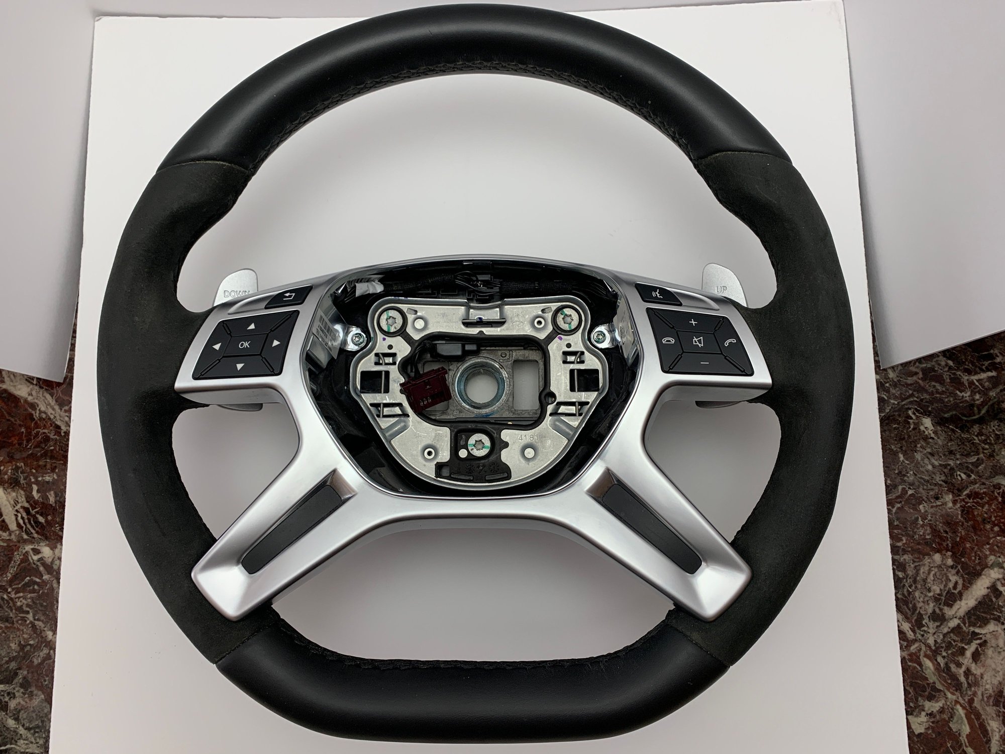 Interior/Upholstery - MERCEDES AMG W166 ML63 X166 GL63 W463 OEM FLAT BOTTOM STEERING WHEEL A1664601018 9G60 - Used - 2013 to 2018 Mercedes-Benz G550 - 2013 to 2016 Mercedes-Benz GL450 - 2012 to 2015 Mercedes-Benz ML350 - Bradenton, FL 34202, United States