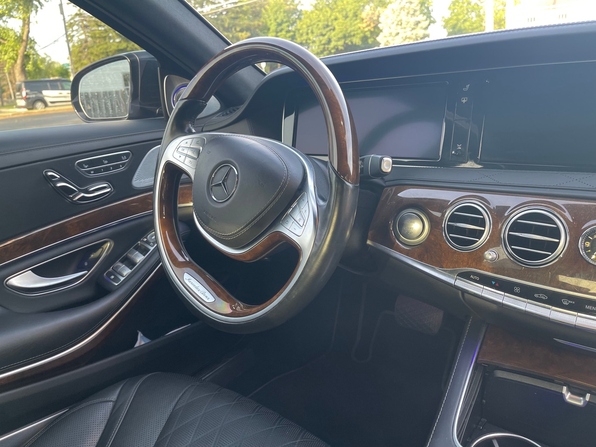 2015 Mercedes-Benz S550 - 2015 S550 4MATIC - Used - VIN WDDUG8FB2FA188842 - 77,000 Miles - 8 cyl - AWD - Automatic - Sedan - Black - Chicago, IL 60645, United States