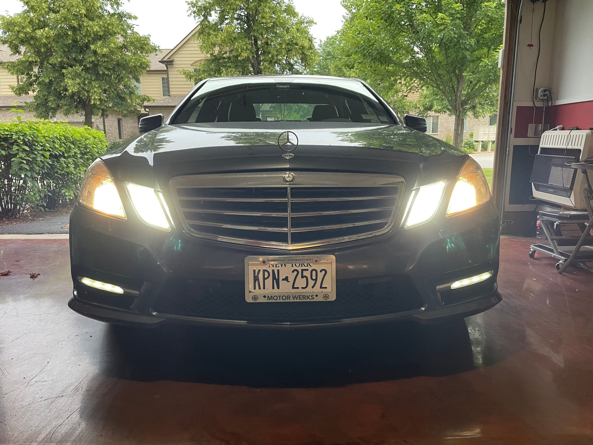 After both LED high beam bulbs were installed, they look great to me here and not blindingly bright� also perfectly matching the factory LED DRL�s!