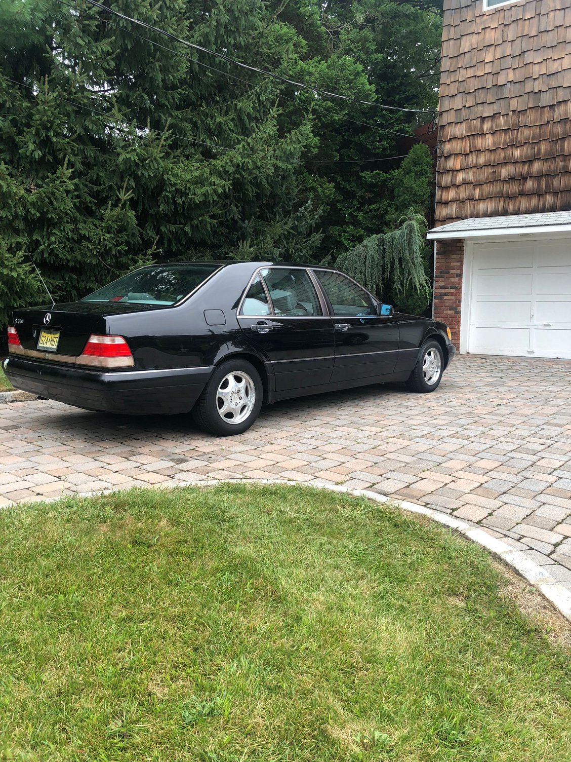 1997 Mercedes-Benz S320 - 1997 Mercedes Benz s320 Black with grey interior - Used - VIN wdbga33g9va357022 - 149,000 Miles - Automatic - Sedan - Black - Fort Lee, NJ 07024, United States