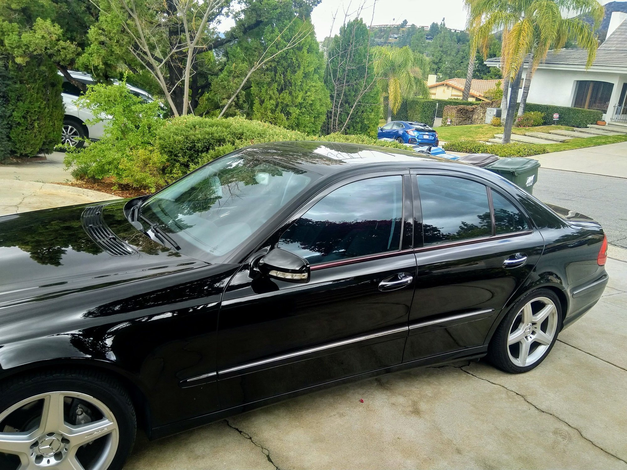 2009 Mercedes-Benz E350 - 2009 E350 (AMG Package, black on black, 123k miles, Los Angeles CA) - Used - VIN WDBUF56X99B408806 - 123,073 Miles - 6 cyl - 2WD - Automatic - Los Angeles, CA 91011, United States