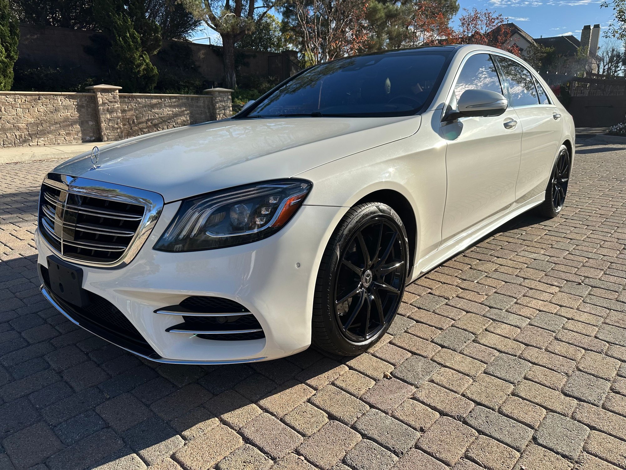 2019 Mercedes-Benz S560 - 2019 Mercedes-Benz S-Class S 560 Sedan 4D - Used - VIN WDDUG8DB2KA483324 - 53,500 Miles - 8 cyl - 2WD - Automatic - Sedan - White - Huntington Beach, CA 92646, United States