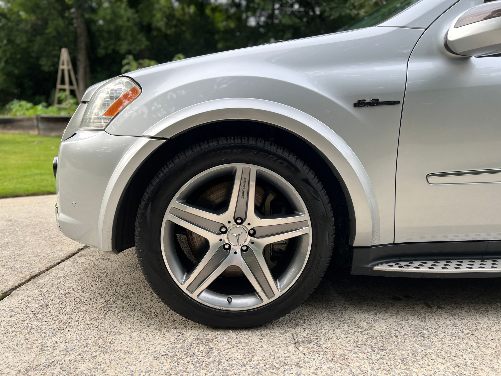 2009 Mercedes-Benz ML63 AMG - 2009 ML63 AMGn w/ 70k miles - Used - VIN 4JGBB77E99A445479 - 70,100 Miles - 8 cyl - AWD - Automatic - SUV - Silver - Birmingham, AL 35226, United States