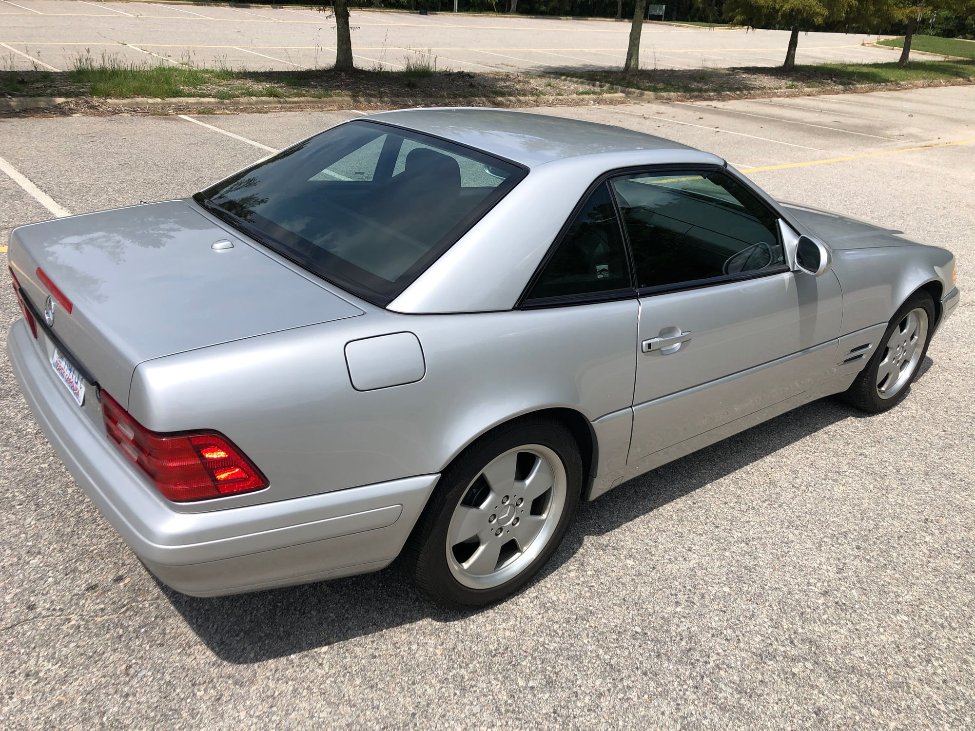 2000 Mercedes-Benz SL500 - 2000 SL500 46k miles 14,500 - Used - VIN WDBFA68FXYF195244 - 46,000 Miles - 8 cyl - 2WD - Automatic - Convertible - Silver - Carrboro, NC 27510, United States