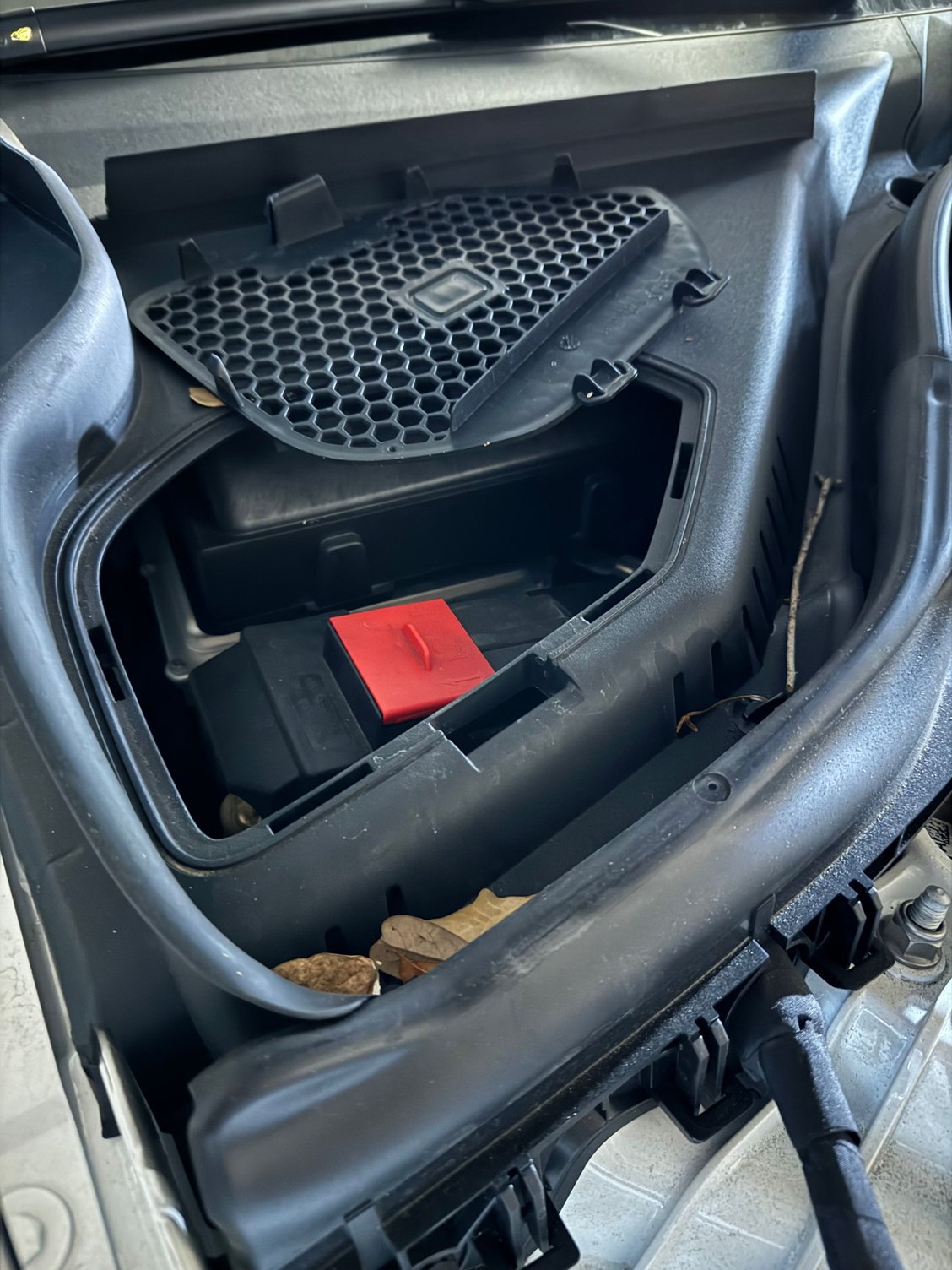 2024 GLC AMG 12V battery negative terminal location Forums