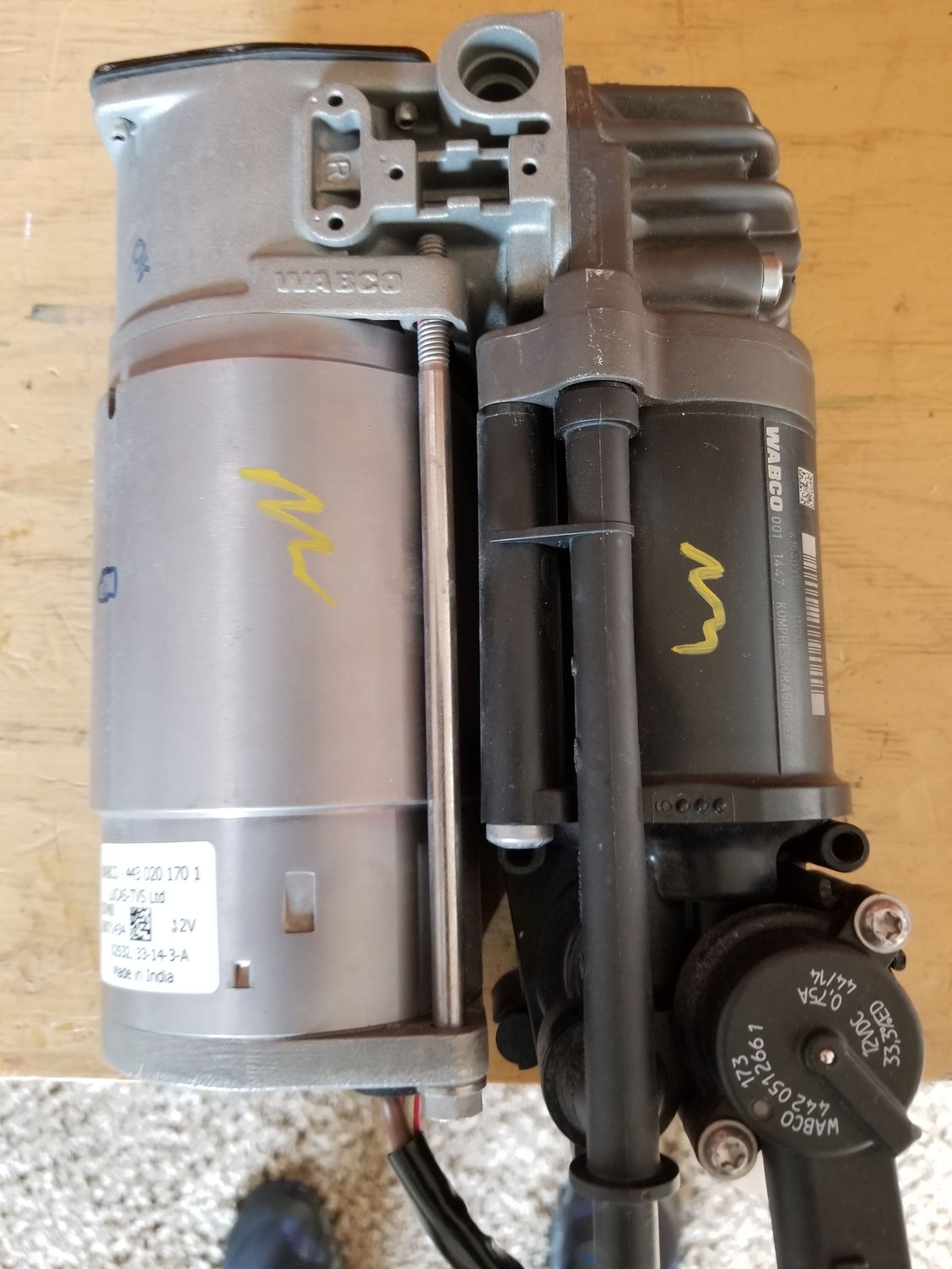Steering/Suspension - Genuine-Mercedes-Benz-Compresor-212-320-04-04 - Used - 2012 to 2017 Mercedes-Benz CL550 - sacramento, CA 95624, United States