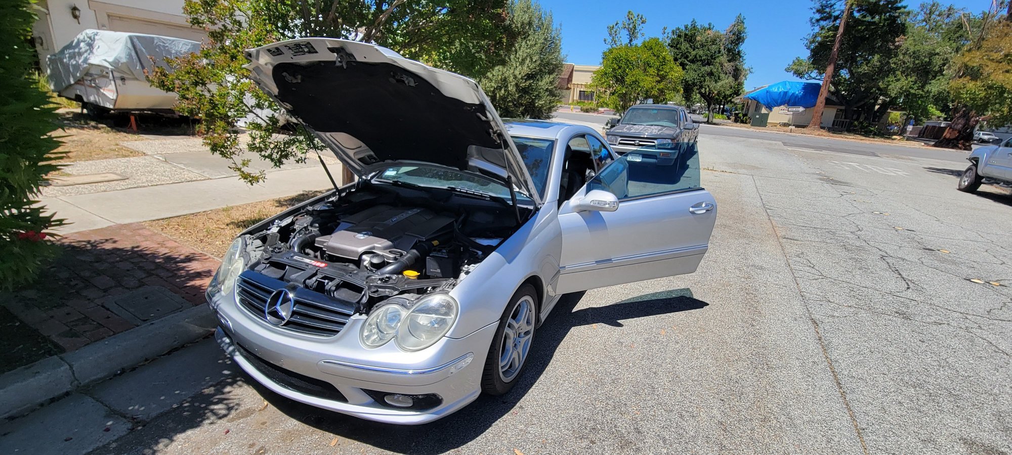 2004 Mercedes-Benz CLK55 AMG - Selling 2004 clk55 coupe - Used - VIN WDBTJ76H94F101622 - 166,000 Miles - 8 cyl - 2WD - Automatic - Coupe - Silver - San Jose, CA 95120, United States