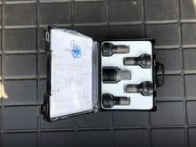 Mercedes wheel lock kit