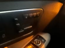 No backlights on window panel selection (car headlights on)