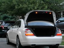 Electronic open and close trunk