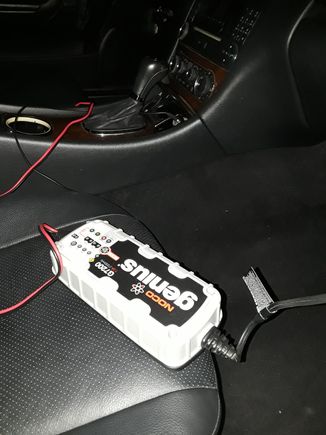 First connected power supply before disconnecting  battery to retain memory..