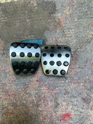 Comparison of eBay clutch pedal cover and OEM.
