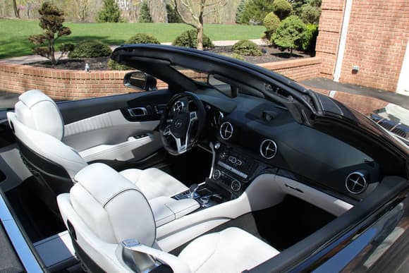 designo platinum white interior. This leather quality is outrageous. Not all that expensive on the SL because of the small interior
