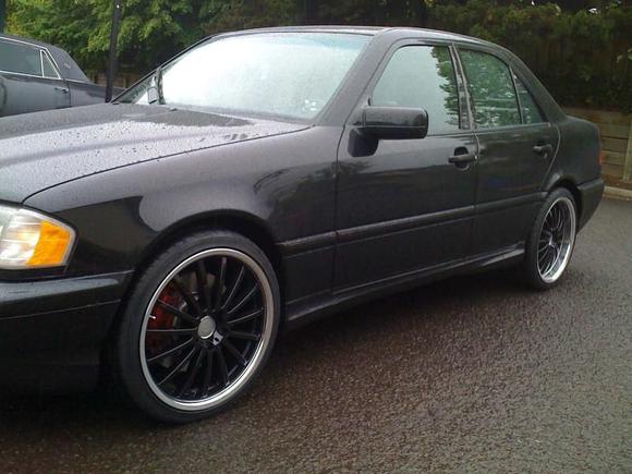 3/4 view of my new rims.... needs to be lowered (SOON)
19&quot; Mandrus Milleniums gloss black with a mirror cut lip, staggered fitment 8.5&quot; in the front with a .75&quot; lip and 9.5&quot; in the rear with a 2.5&quot; lip