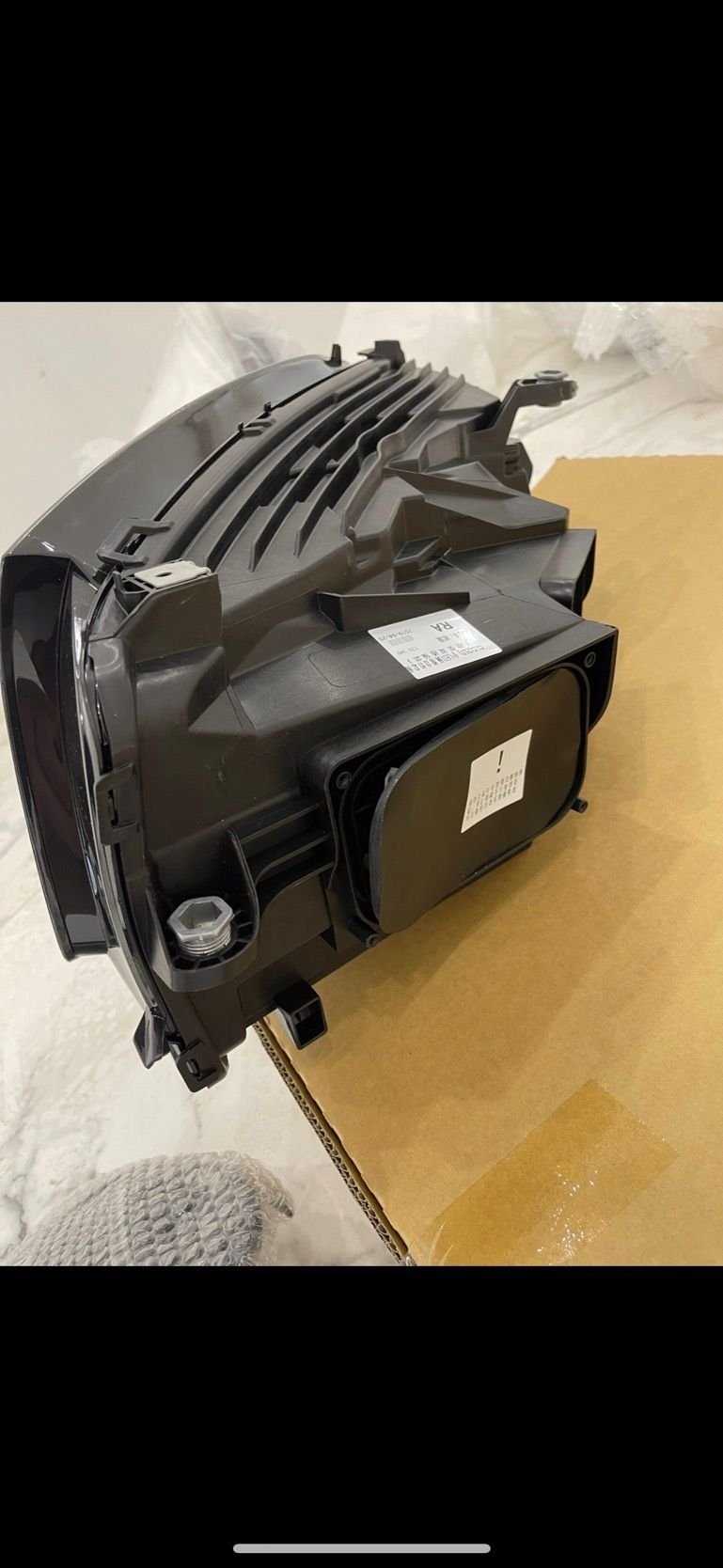 Lights - Glc first generation 2 bulb headlights - New - 2016 to 2019 Mercedes-Benz GLC-Class - Dubai, United Arab Emirates