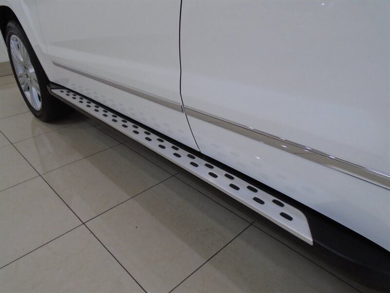 Exterior Body Parts - FT: Running Boards for Stock Side Skirts (Polar White) -Northen/Central California - Used - 2013 to 2015 Mercedes-Benz GLK350 - Tracy, CA 95391, United States
