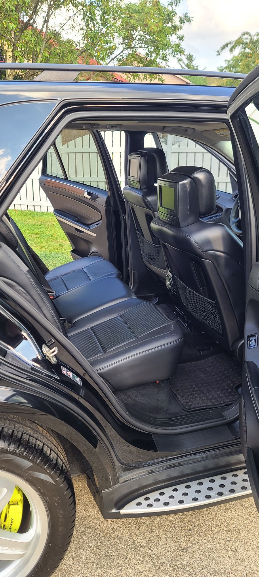 2008 Mercedes-Benz ML63 AMG - Super Clean Low Mileage ML63 AMG - Used - VIN 4JGBB77EX8A356132 - 8 cyl - AWD - Automatic - SUV - Black - Canal Winchester, OH 43110, United States